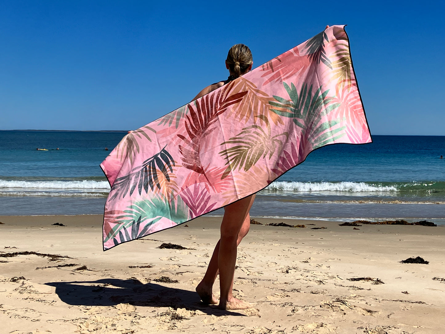 STRAWBERRY FIELDS LIFESTYLE TOWELS